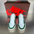 tênis Nike Air Force 1 personalizados com cristais ou glitter verde