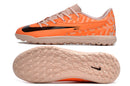 Chuteira Society Nike Phantom GX Academy - laranja