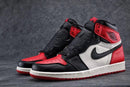 Tênis Nike Air Jordan 1 High Bred Toe