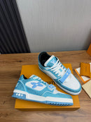 Tênis Louis Vuitton LV azul e branco com strass