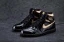Tênis Air Jordan 1 Retrô High OG Black Metallic Gold