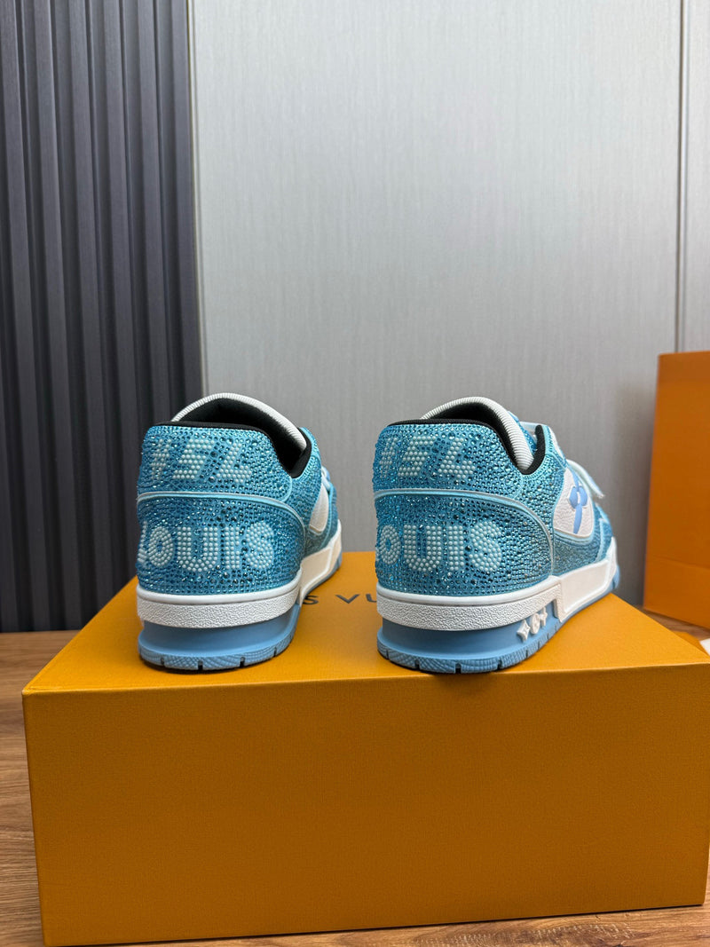 Tênis Louis Vuitton LV azul e branco com strass