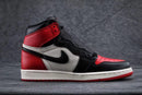 Tênis Nike Air Jordan 1 High Bred Toe