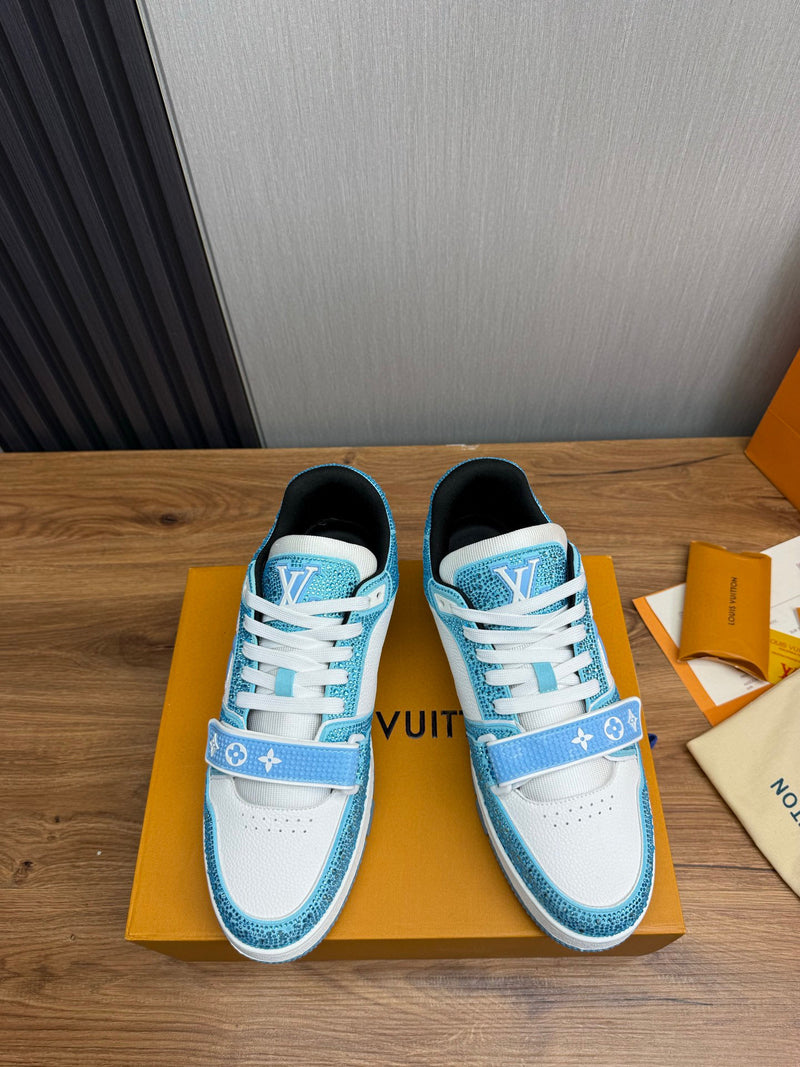 Tênis Louis Vuitton LV azul e branco com strass