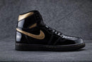 Tênis Air Jordan 1 Retrô High OG Black Metallic Gold