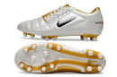 Chuteira Nike Total 90 - Branco/Dourado