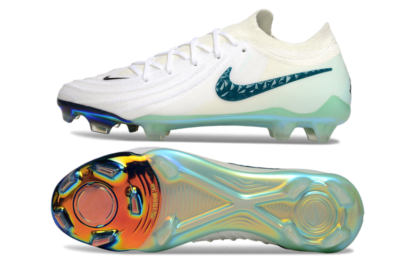 Chuteira Nike Phantom GX 2 Elite LV8 FG Cano Baixo - Branca/Multicolorida