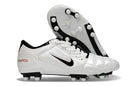Chuteira Nike Total 90 - Branco/Preto