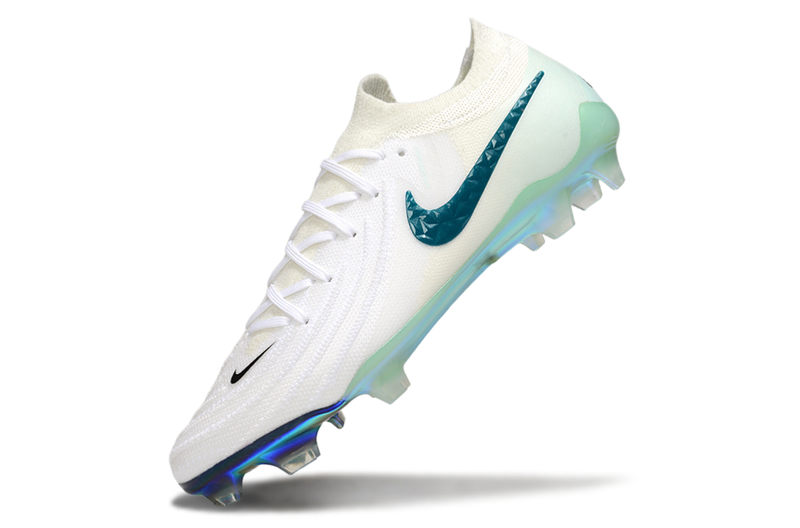 Chuteira Nike Phantom GX 2 Elite LV8 FG Cano Baixo - Branca/Multicolorida