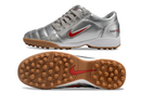 Chuteira Nike Society Total 90 - Prata/Vermelho
