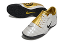 Chuteira Nike Total 90 Society - Branco/Dourado