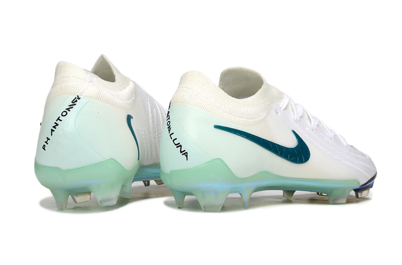 Chuteira Nike Phantom GX 2 Elite LV8 FG Cano Baixo - Branca/Multicolorida