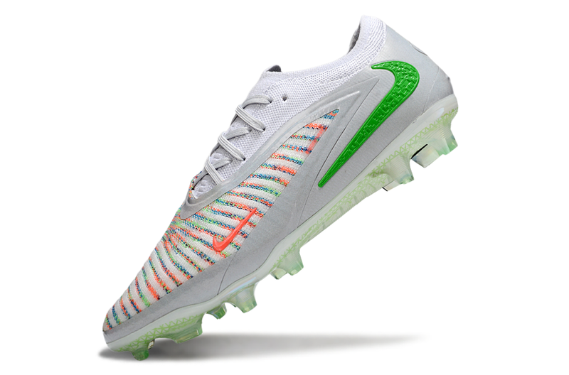 Chuteira Campo Nike Phantom GX 3 Elite FG Prata, Verde e Laranja