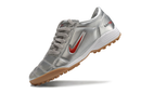 Chuteira Nike Society Total 90 - Prata/Vermelho